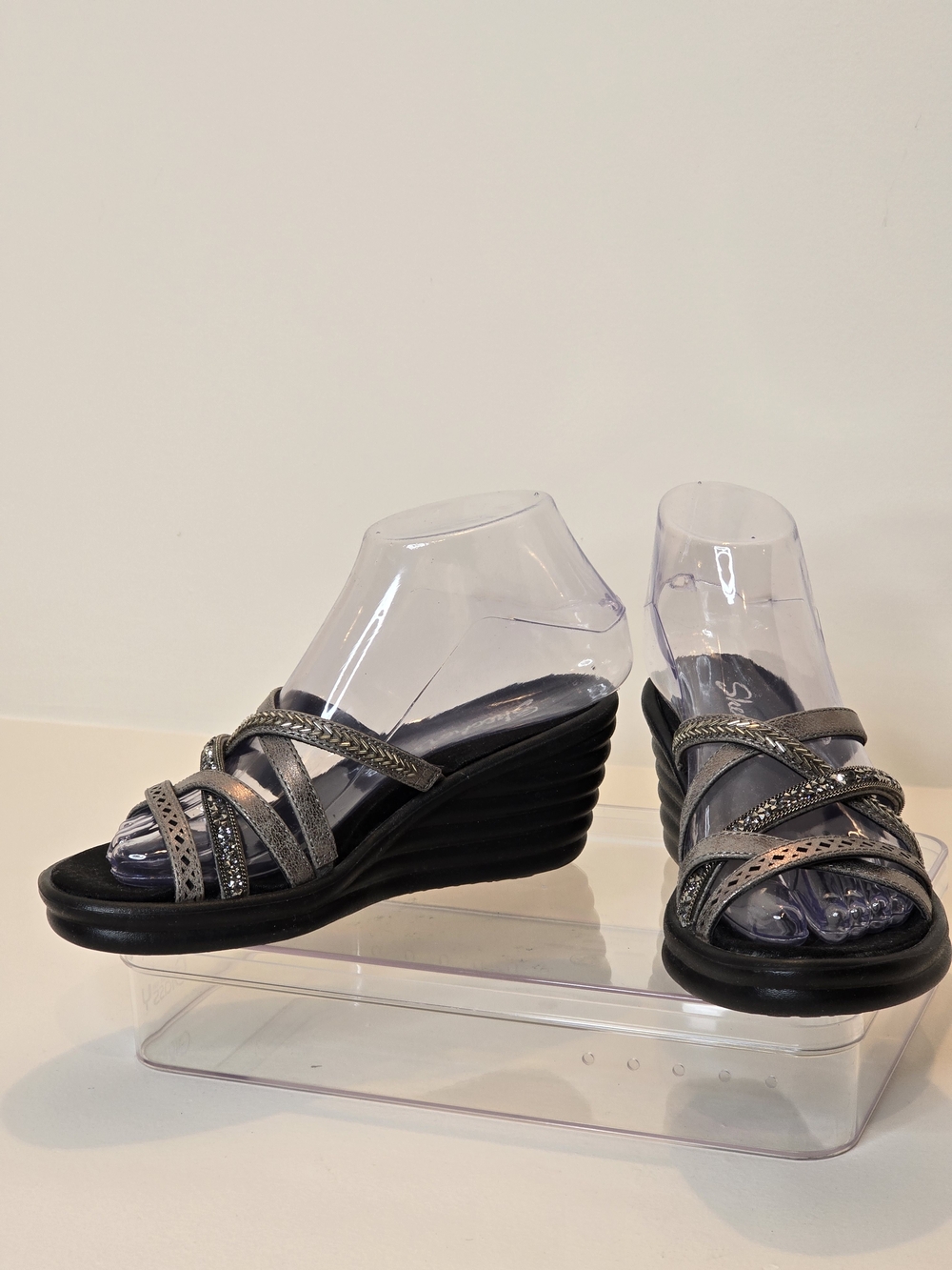 Skechers Silver Metallic Strappy Wedge Slides Sz 6 - Picture 2 of 4